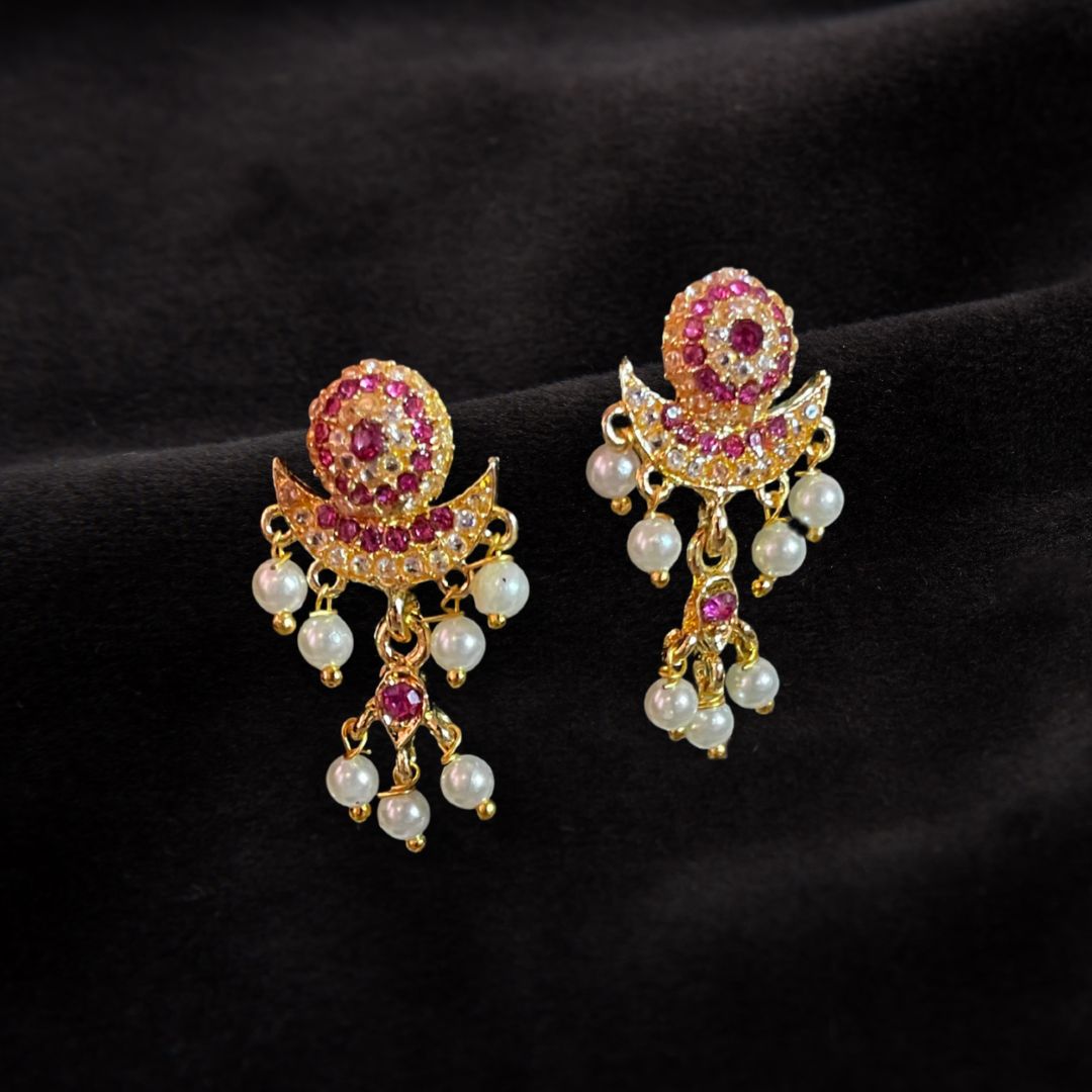 Regal Pearl & Stone-Studded Artificial Necklace Set