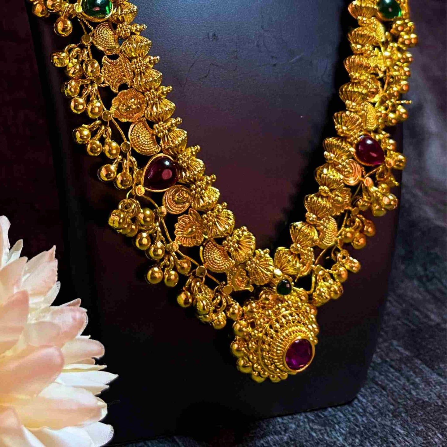 Kolhapuri Saaj 24 Pani – A Timeless Symbol of Maharashtrian Elegance